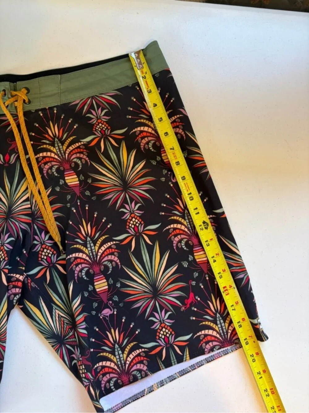 Billabong Board Shorts Mens Tropical Black Surf Swim Trunks Beach Size 36 Large